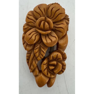 Vintage Butterscotch Deeply Carved Bakelite Flower Dress Clip Floral Tropical